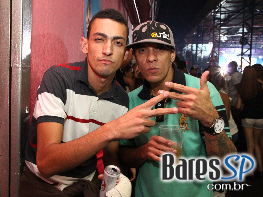 Rosas de Ouro completou 42 anos com festa repleta de samba Rosas de Ouro completou 42 anos com festa repleta de samba