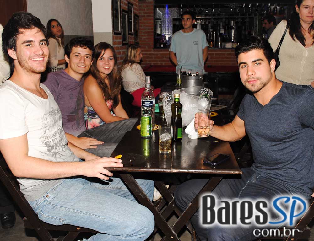 Projeto Busca Rocka com muita música e Busca Vida agitaram a noite de sexta-feira no Vila Seu Justino Projeto Busca Rocka com muita música e Busca Vida agitaram a noite de sexta-feira no Vila Seu Justino