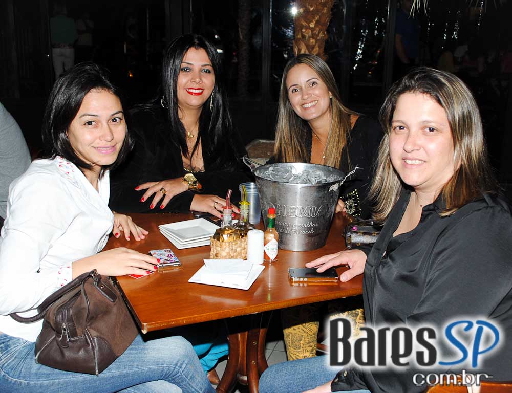 Sertanejo universitário com Rodrigo Rios embalou a noite de sexta-feira do Bar Fidelis Sertanejo universitário com Rodrigo Rios embalou a noite de sexta-feira do Bar Fidelis