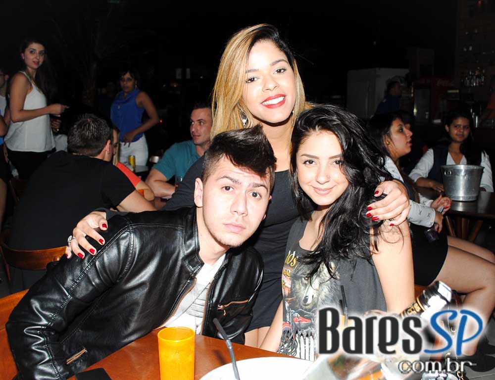 Sertanejo universitário com Rodrigo Rios embalou a noite de sexta-feira do Bar Fidelis Sertanejo universitário com Rodrigo Rios embalou a noite de sexta-feira do Bar Fidelis