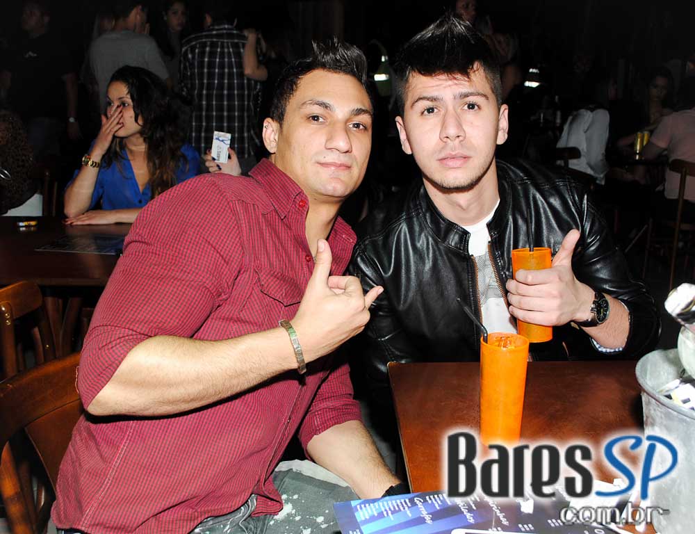 Sertanejo universitário com Rodrigo Rios embalou a noite de sexta-feira do Bar Fidelis Sertanejo universitário com Rodrigo Rios embalou a noite de sexta-feira do Bar Fidelis