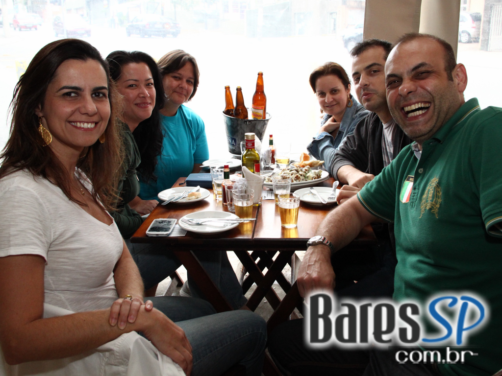 Nova Authoria e grupo Contraste no aniversário de 5 anos do Boteco São Paulo Nova Authoria e grupo Contraste no aniversário de 5 anos do Boteco São Paulo