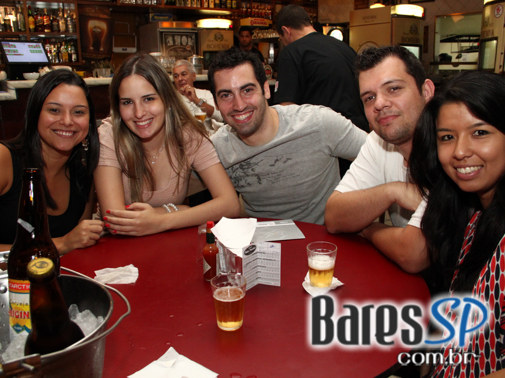 Nova Authoria e grupo Contraste no aniversário de 5 anos do Boteco São Paulo Nova Authoria e grupo Contraste no aniversário de 5 anos do Boteco São Paulo