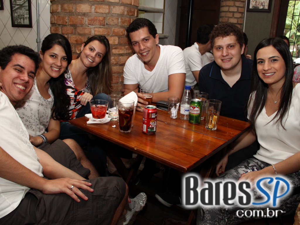 Nova Authoria e grupo Contraste no aniversário de 5 anos do Boteco São Paulo Nova Authoria e grupo Contraste no aniversário de 5 anos do Boteco São Paulo