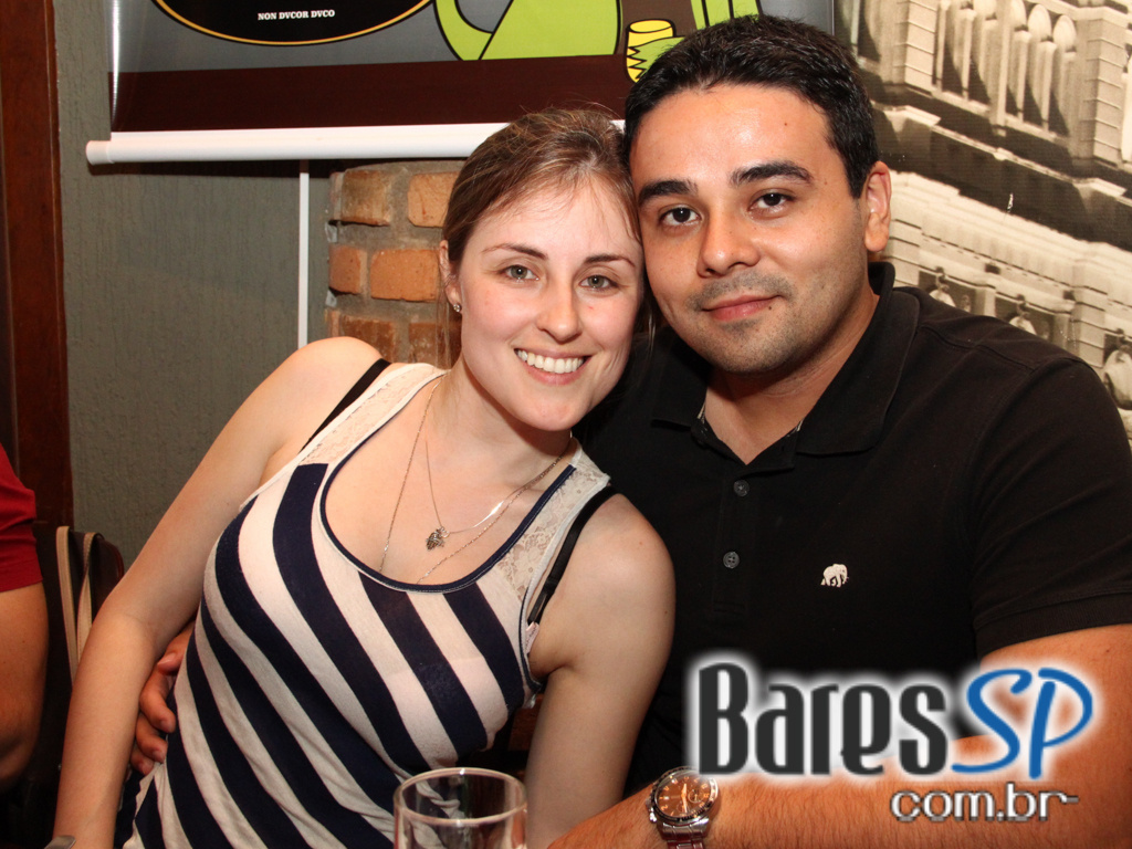 Nova Authoria e grupo Contraste no aniversário de 5 anos do Boteco São Paulo Nova Authoria e grupo Contraste no aniversário de 5 anos do Boteco São Paulo