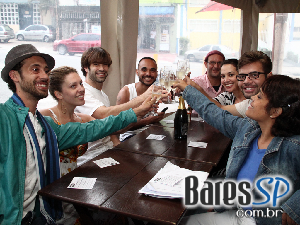 Nova Authoria e grupo Contraste no aniversário de 5 anos do Boteco São Paulo Nova Authoria e grupo Contraste no aniversário de 5 anos do Boteco São Paulo