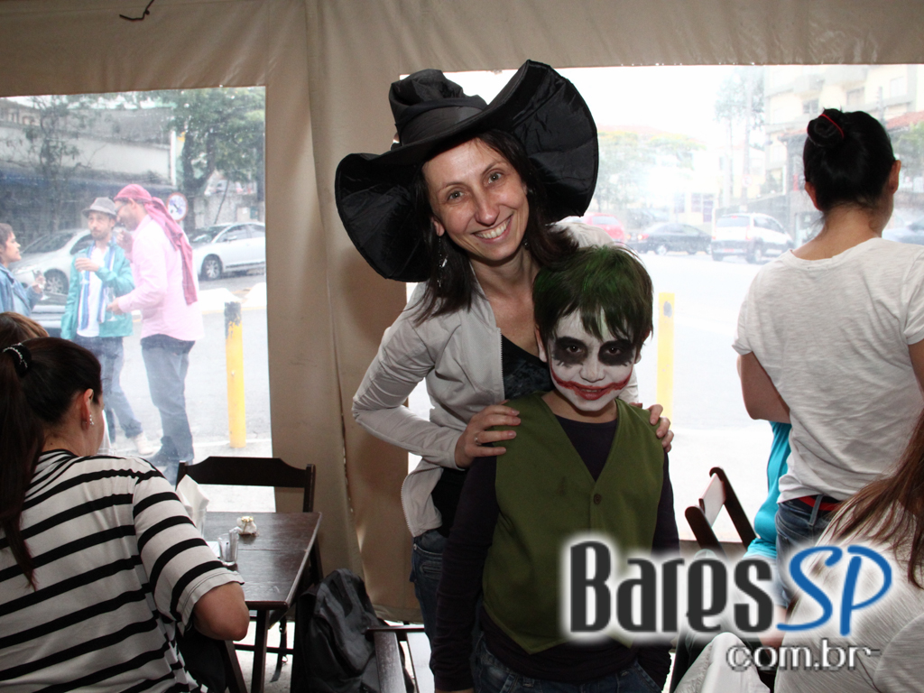 Nova Authoria e grupo Contraste no aniversário de 5 anos do Boteco São Paulo Nova Authoria e grupo Contraste no aniversário de 5 anos do Boteco São Paulo