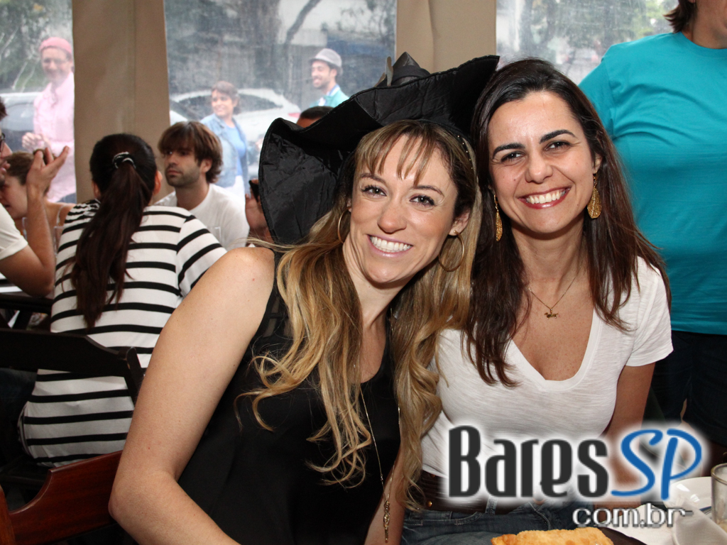 Nova Authoria e grupo Contraste no aniversário de 5 anos do Boteco São Paulo Nova Authoria e grupo Contraste no aniversário de 5 anos do Boteco São Paulo