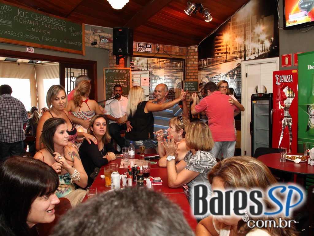 Nova Authoria e grupo Contraste no aniversário de 5 anos do Boteco São Paulo Nova Authoria e grupo Contraste no aniversário de 5 anos do Boteco São Paulo