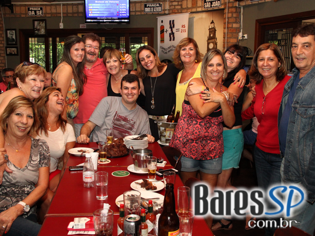 Nova Authoria e grupo Contraste no aniversário de 5 anos do Boteco São Paulo Nova Authoria e grupo Contraste no aniversário de 5 anos do Boteco São Paulo