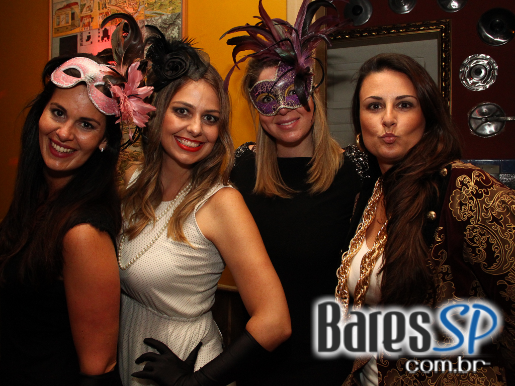 Casa 92 recebeu Festa a Fantasia que embalou a noite de quinta-feira Casa 92 recebeu Festa a Fantasia que embalou a noite de quinta-feira