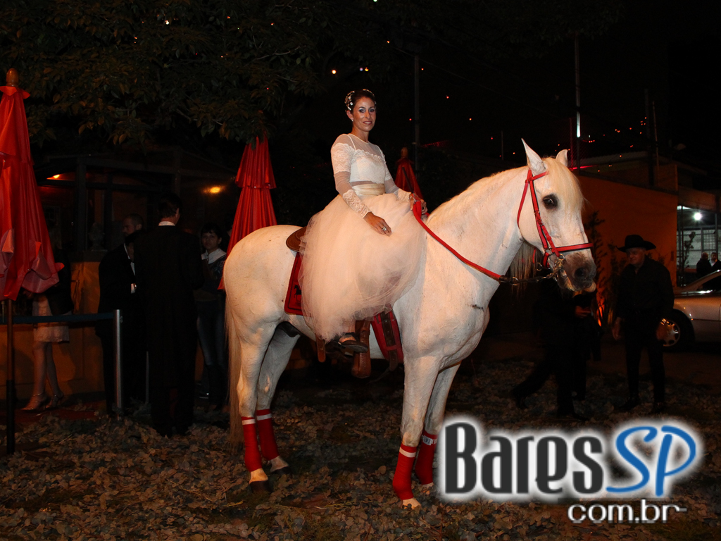 Casa 92 recebeu Festa a Fantasia que embalou a noite de quinta-feira Casa 92 recebeu Festa a Fantasia que embalou a noite de quinta-feira