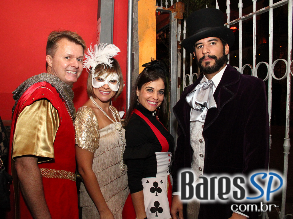 Casa 92 recebeu Festa a Fantasia que embalou a noite de quinta-feira Casa 92 recebeu Festa a Fantasia que embalou a noite de quinta-feira