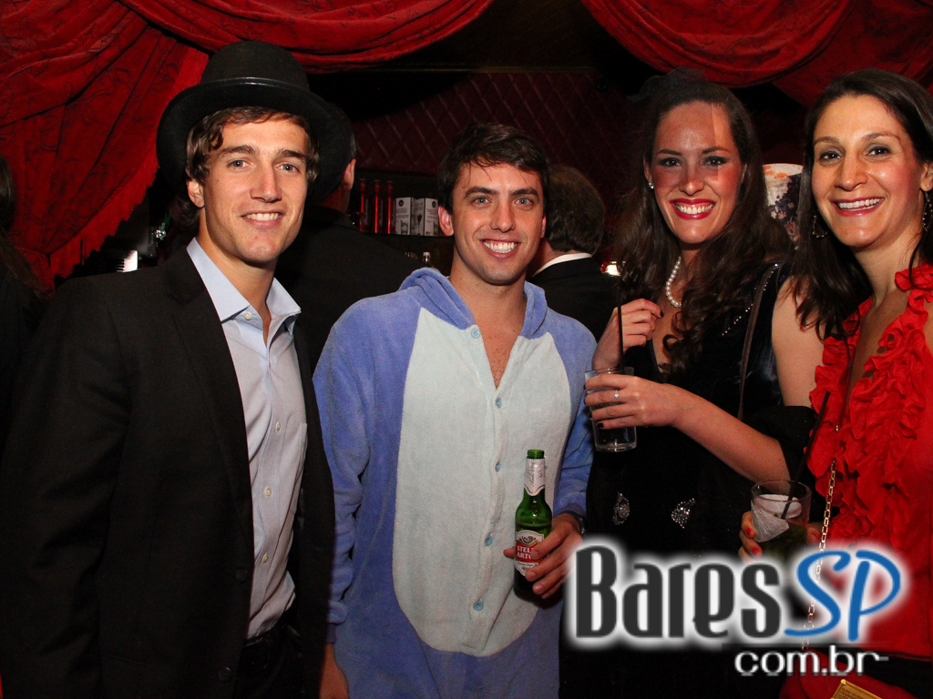 Casa 92 recebeu Festa a Fantasia que embalou a noite de quinta-feira Casa 92 recebeu Festa a Fantasia que embalou a noite de quinta-feira