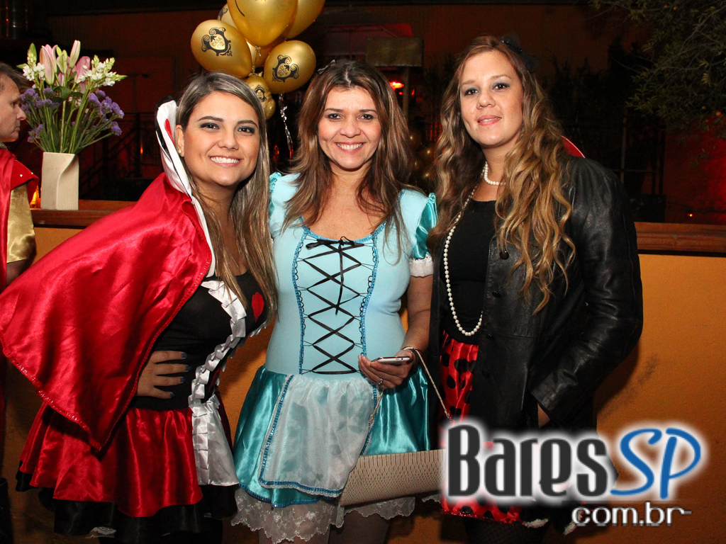 Casa 92 recebeu Festa a Fantasia que embalou a noite de quinta-feira Casa 92 recebeu Festa a Fantasia que embalou a noite de quinta-feira