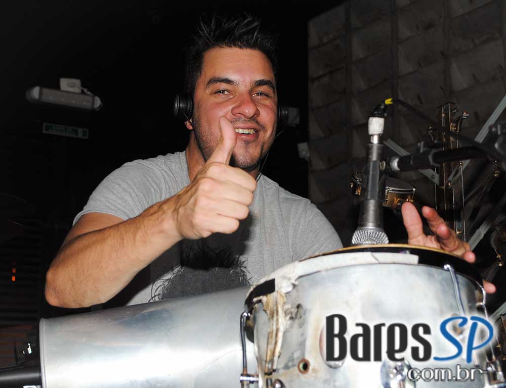 Sertanejo universitário com convidados especiais no Bar Fidelis Sertanejo universitário com convidados especiais no Bar Fidelis