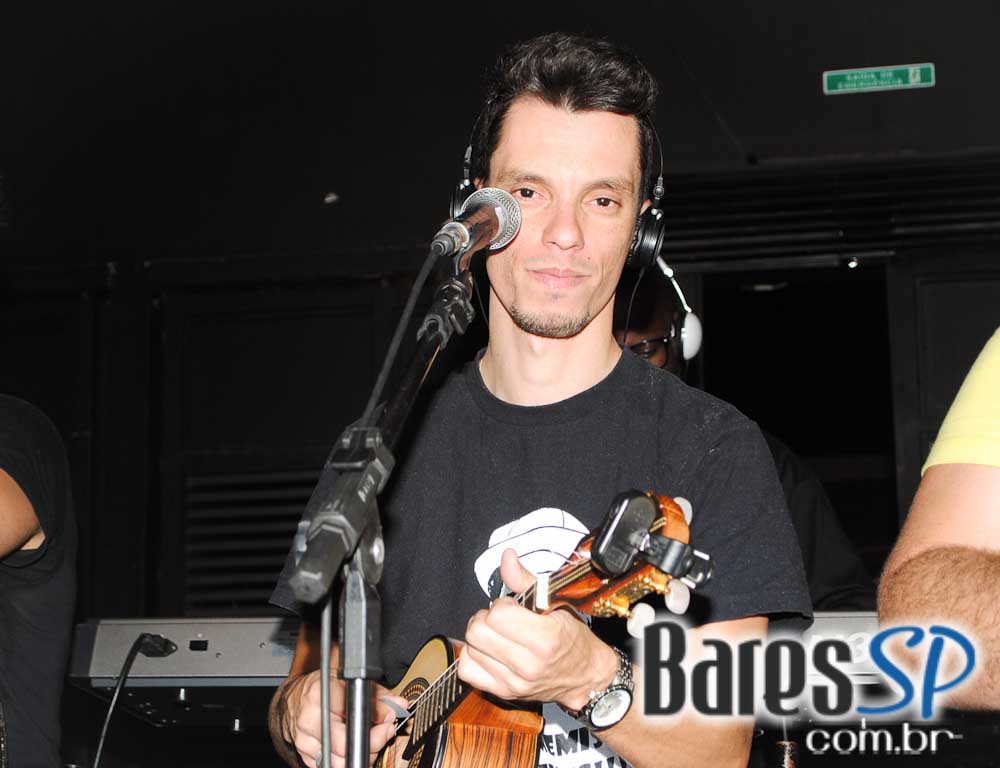 Sertanejo universitário com convidados especiais no Bar Fidelis Sertanejo universitário com convidados especiais no Bar Fidelis