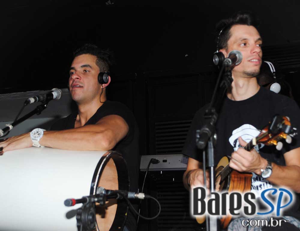 Sertanejo universitário com convidados especiais no Bar Fidelis Sertanejo universitário com convidados especiais no Bar Fidelis