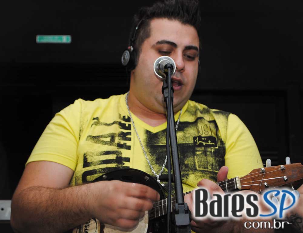 Sertanejo universitário com convidados especiais no Bar Fidelis Sertanejo universitário com convidados especiais no Bar Fidelis