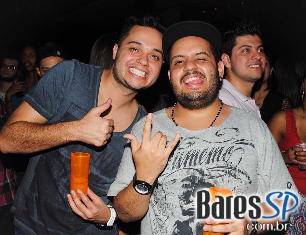 Sertanejo universitário com convidados especiais no Bar Fidelis Sertanejo universitário com convidados especiais no Bar Fidelis