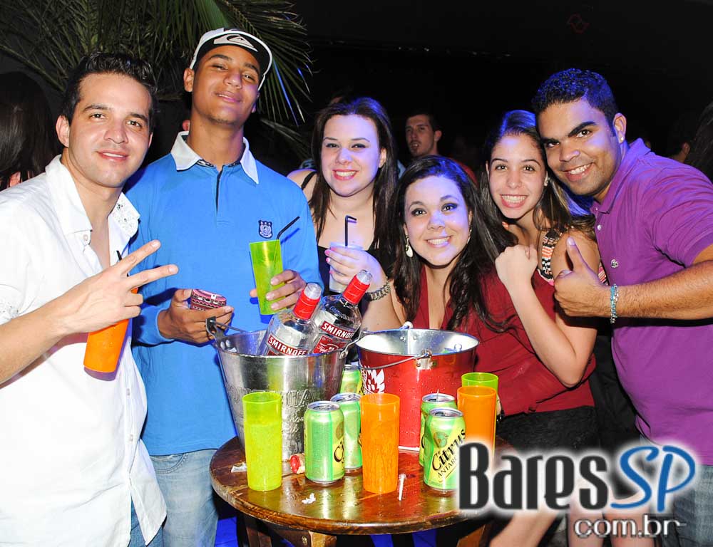 Sertanejo universitário com convidados especiais no Bar Fidelis Sertanejo universitário com convidados especiais no Bar Fidelis