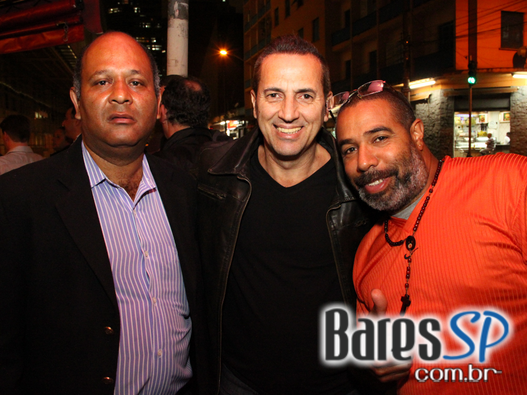 Bar Léo inaugurou anexo Escritório Central na terça-feira programação especial Bar Léo inaugurou anexo Escritório Central na terça-feira programação especial