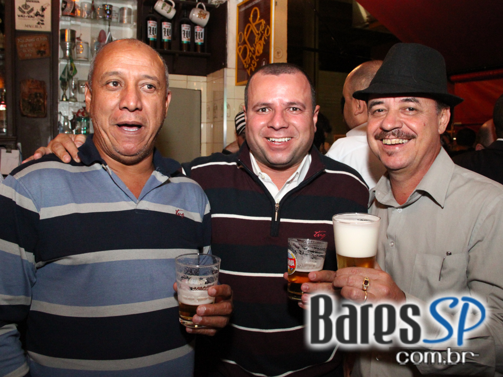 Bar Léo inaugurou anexo Escritório Central na terça-feira programação especial Bar Léo inaugurou anexo Escritório Central na terça-feira programação especial