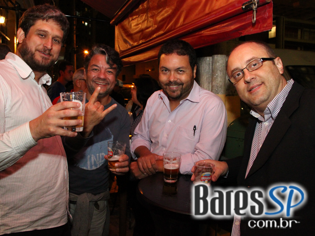 Bar Léo inaugurou anexo Escritório Central na terça-feira programação especial Bar Léo inaugurou anexo Escritório Central na terça-feira programação especial