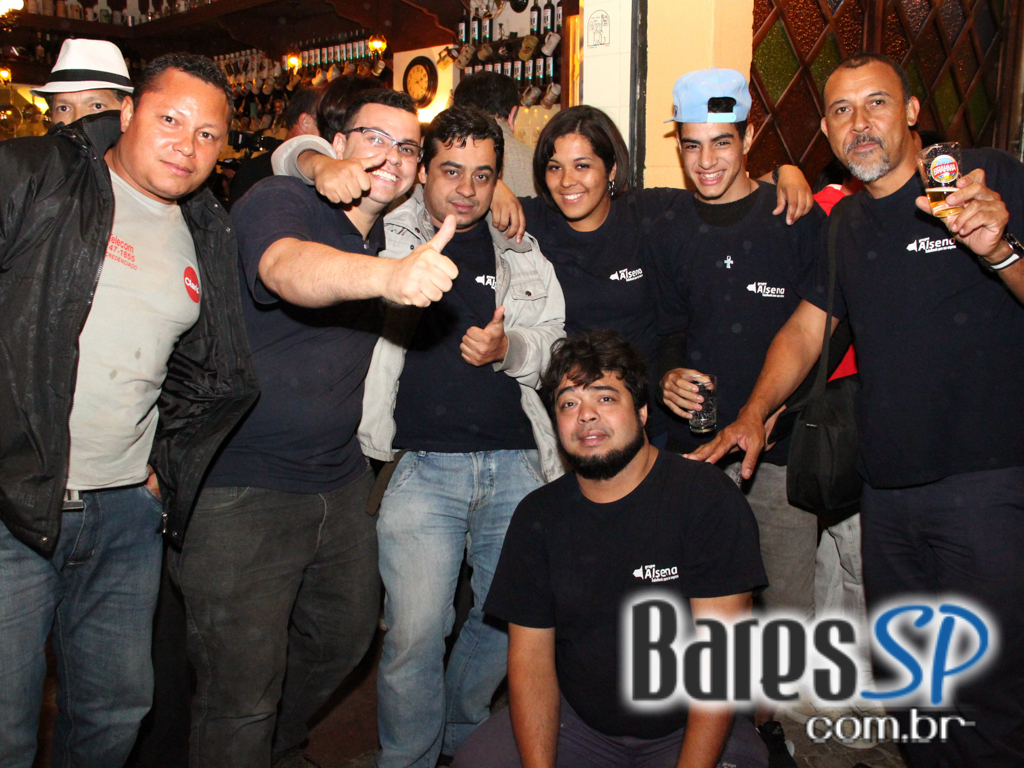 Bar Léo inaugurou anexo Escritório Central na terça-feira programação especial Bar Léo inaugurou anexo Escritório Central na terça-feira programação especial