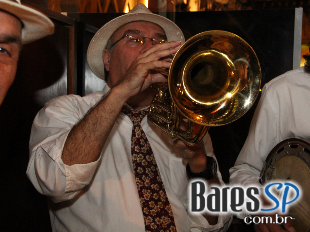 Bar Léo inaugurou anexo Escritório Central na terça-feira programação especial Bar Léo inaugurou anexo Escritório Central na terça-feira programação especial