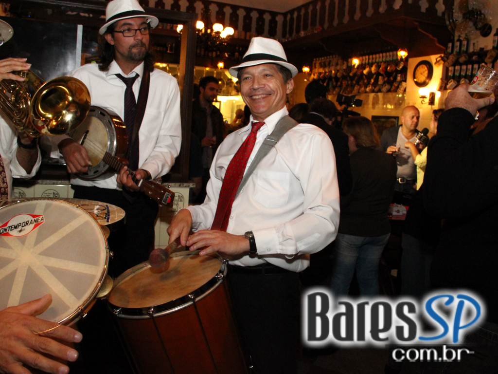 Bar Léo inaugurou anexo Escritório Central na terça-feira programação especial Bar Léo inaugurou anexo Escritório Central na terça-feira programação especial