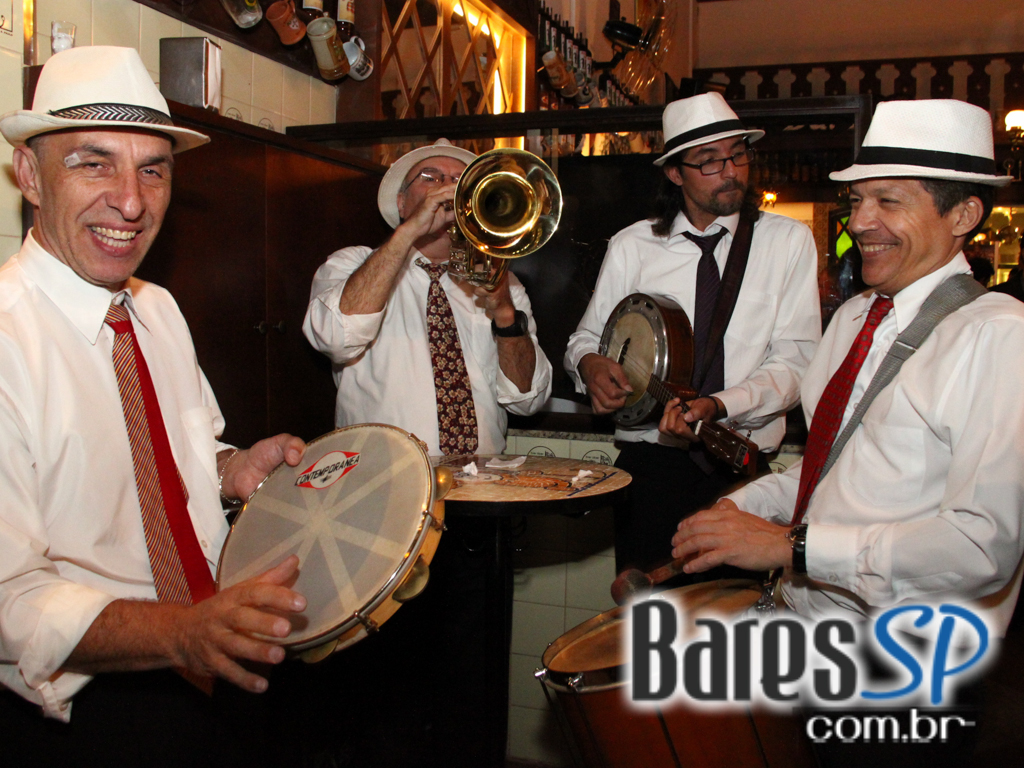 Bar Léo inaugurou anexo Escritório Central na terça-feira programação especial Bar Léo inaugurou anexo Escritório Central na terça-feira programação especial