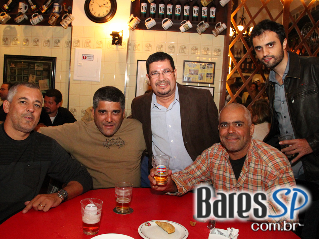 Bar Léo inaugurou anexo Escritório Central na terça-feira programação especial Bar Léo inaugurou anexo Escritório Central na terça-feira programação especial