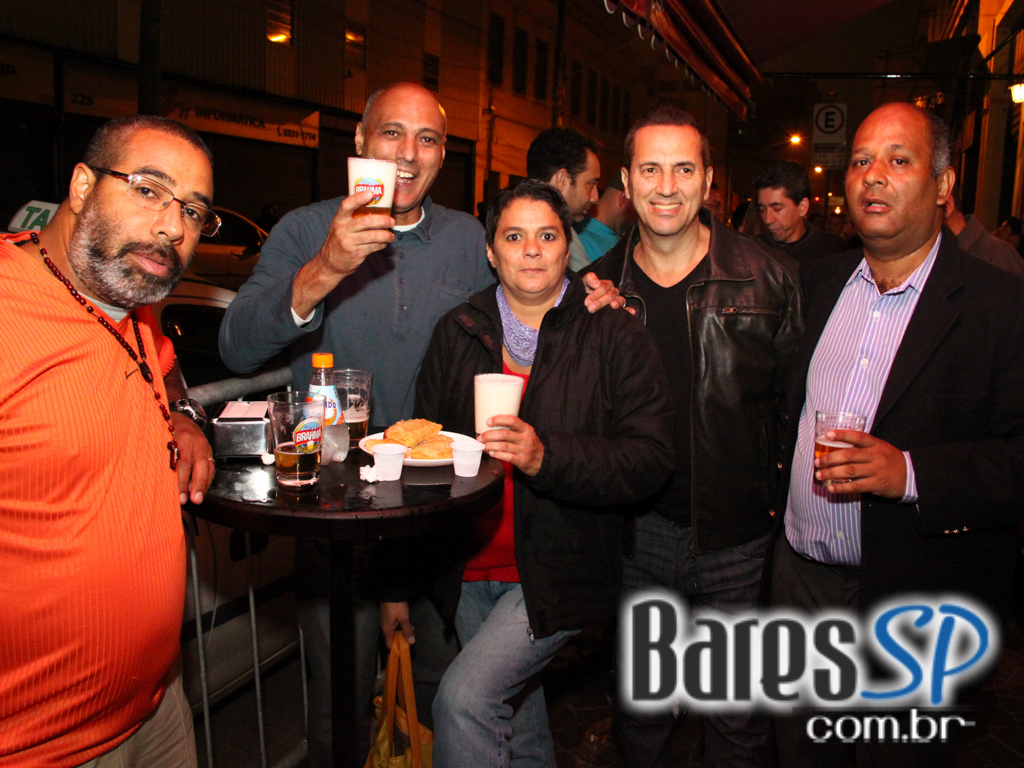 Bar Léo inaugurou anexo Escritório Central na terça-feira programação especial Bar Léo inaugurou anexo Escritório Central na terça-feira programação especial