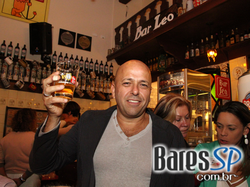 Bar Léo inaugurou anexo Escritório Central na terça-feira programação especial Bar Léo inaugurou anexo Escritório Central na terça-feira programação especial