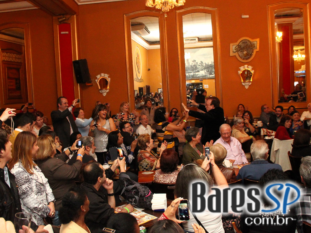 Moacyr Franco se apresentou na terça-feira no Bar Brahma Centro