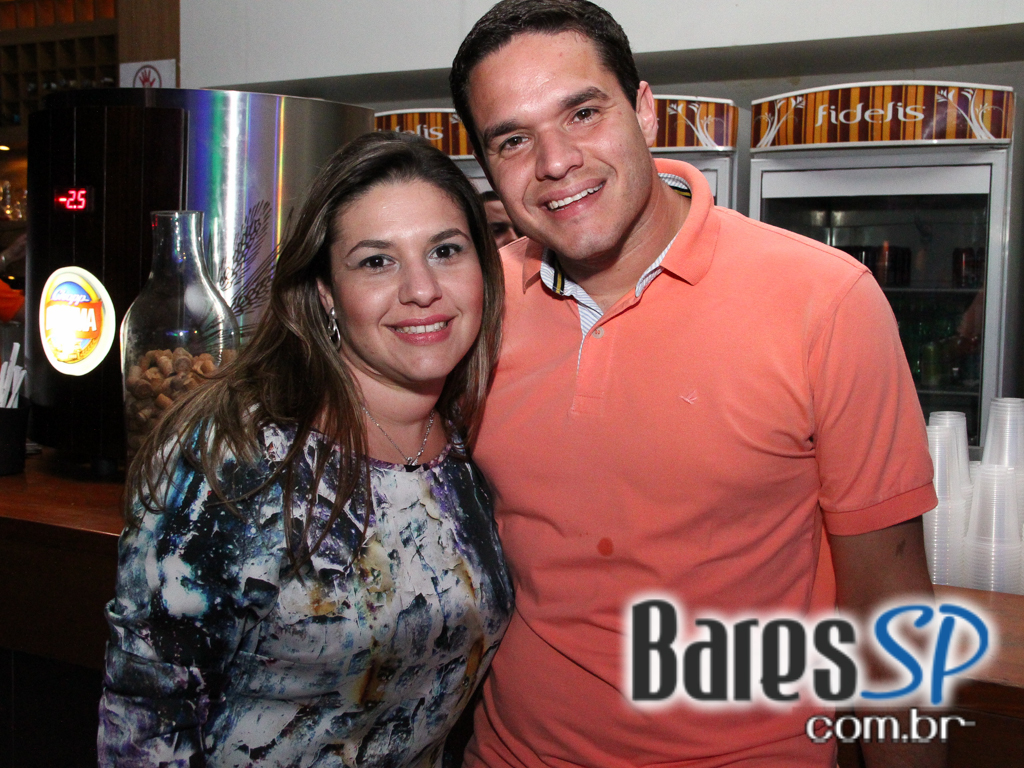 Sertanejo Universitário com convidados especiais no Bar Fidelis Sertanejo Universitário com convidados especiais no Bar Fidelis