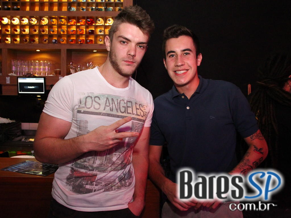 Sertanejo Universitário com convidados especiais no Bar Fidelis Sertanejo Universitário com convidados especiais no Bar Fidelis