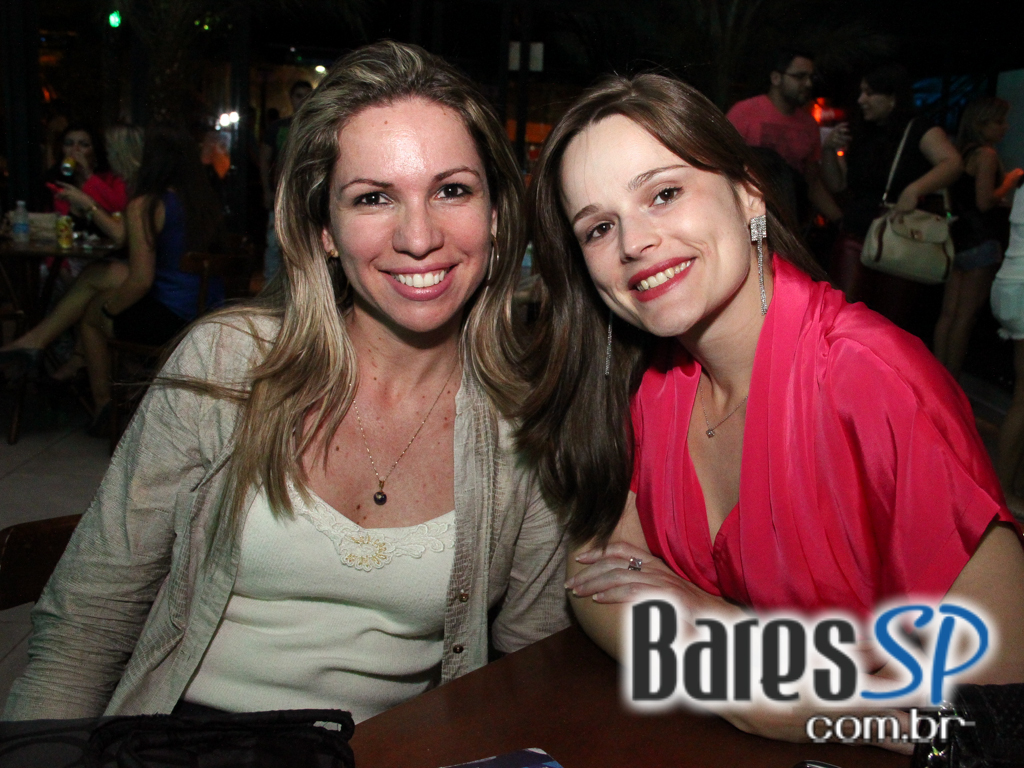 Sertanejo Universitário com convidados especiais no Bar Fidelis Sertanejo Universitário com convidados especiais no Bar Fidelis