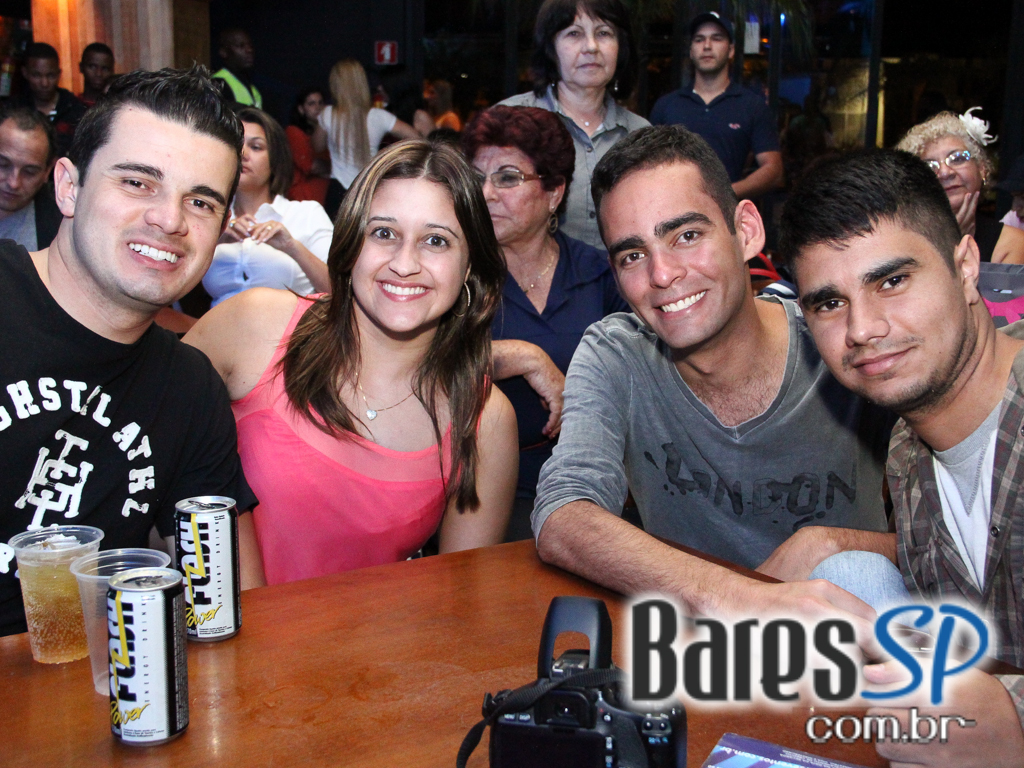 Sertanejo Universitário com convidados especiais no Bar Fidelis Sertanejo Universitário com convidados especiais no Bar Fidelis