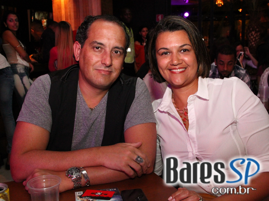 Sertanejo Universitário com convidados especiais no Bar Fidelis Sertanejo Universitário com convidados especiais no Bar Fidelis