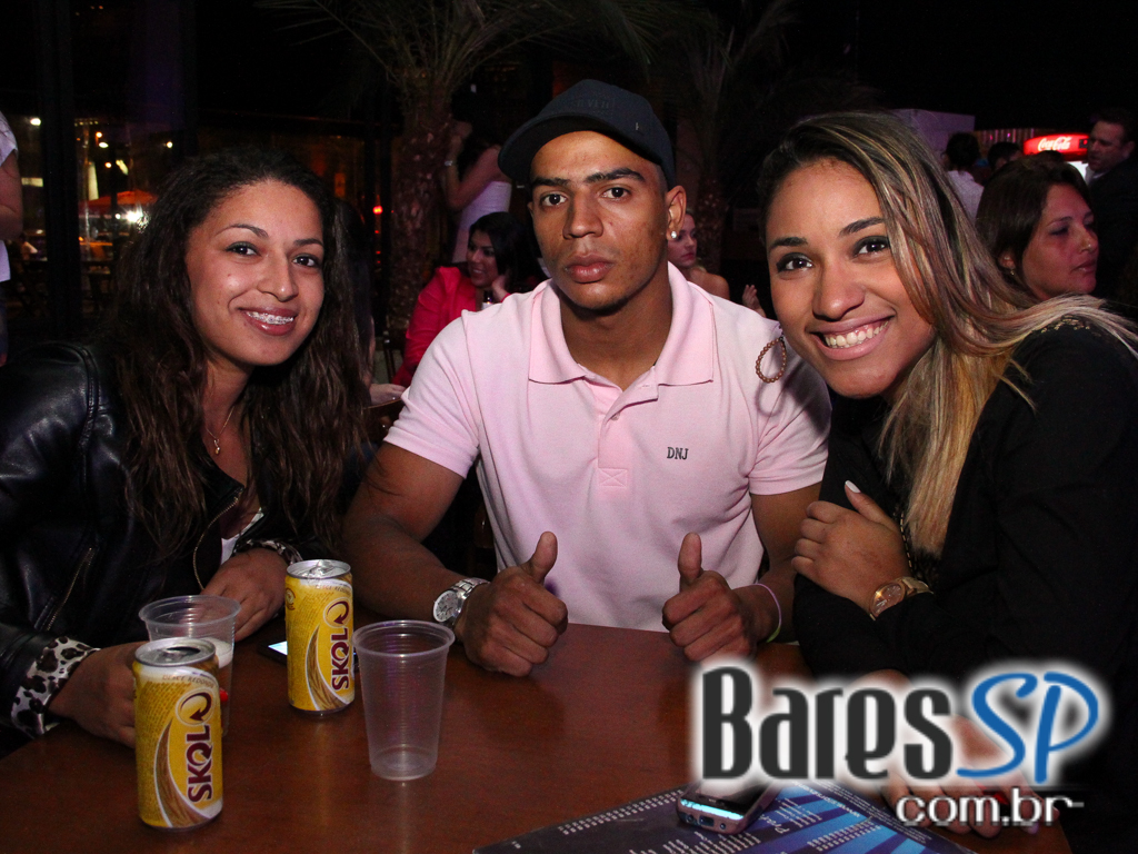 Sertanejo Universitário com convidados especiais no Bar Fidelis Sertanejo Universitário com convidados especiais no Bar Fidelis