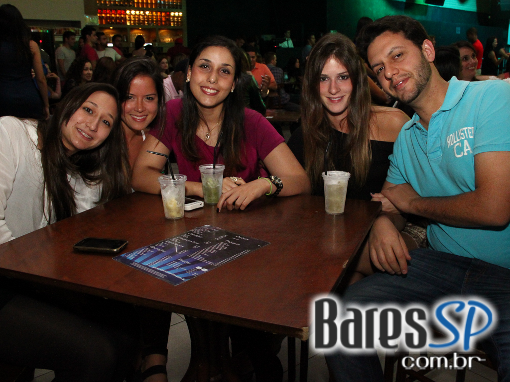 Sertanejo Universitário com convidados especiais no Bar Fidelis Sertanejo Universitário com convidados especiais no Bar Fidelis