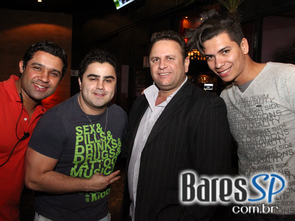 Sertanejo Universitário com convidados especiais no Bar Fidelis Sertanejo Universitário com convidados especiais no Bar Fidelis