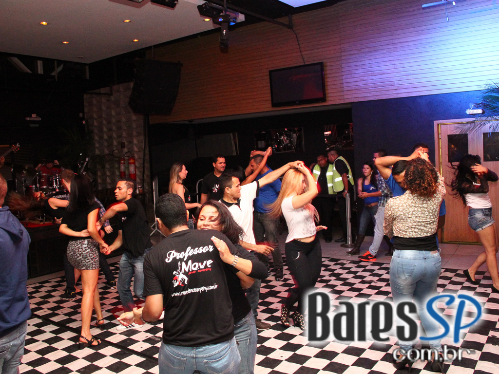 Sertanejo Universitário com convidados especiais no Bar Fidelis Sertanejo Universitário com convidados especiais no Bar Fidelis