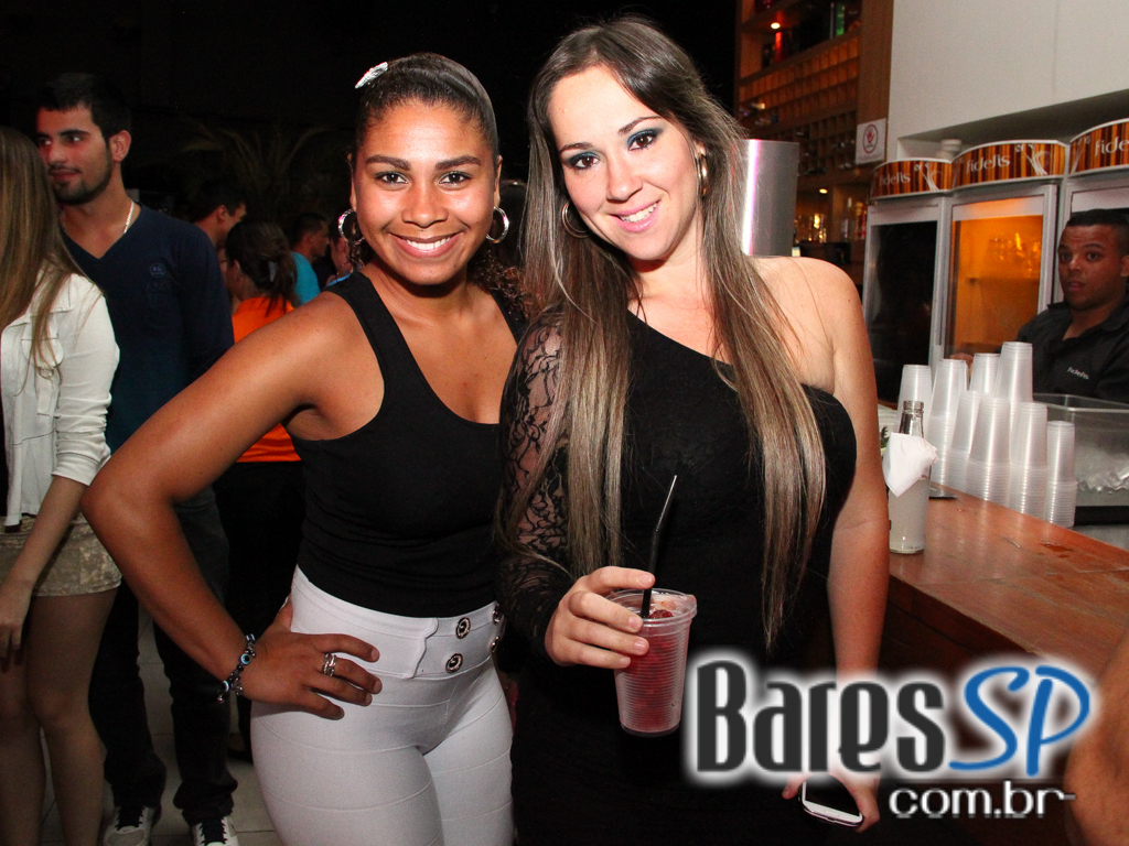 Sertanejo Universitário com convidados especiais no Bar Fidelis Sertanejo Universitário com convidados especiais no Bar Fidelis