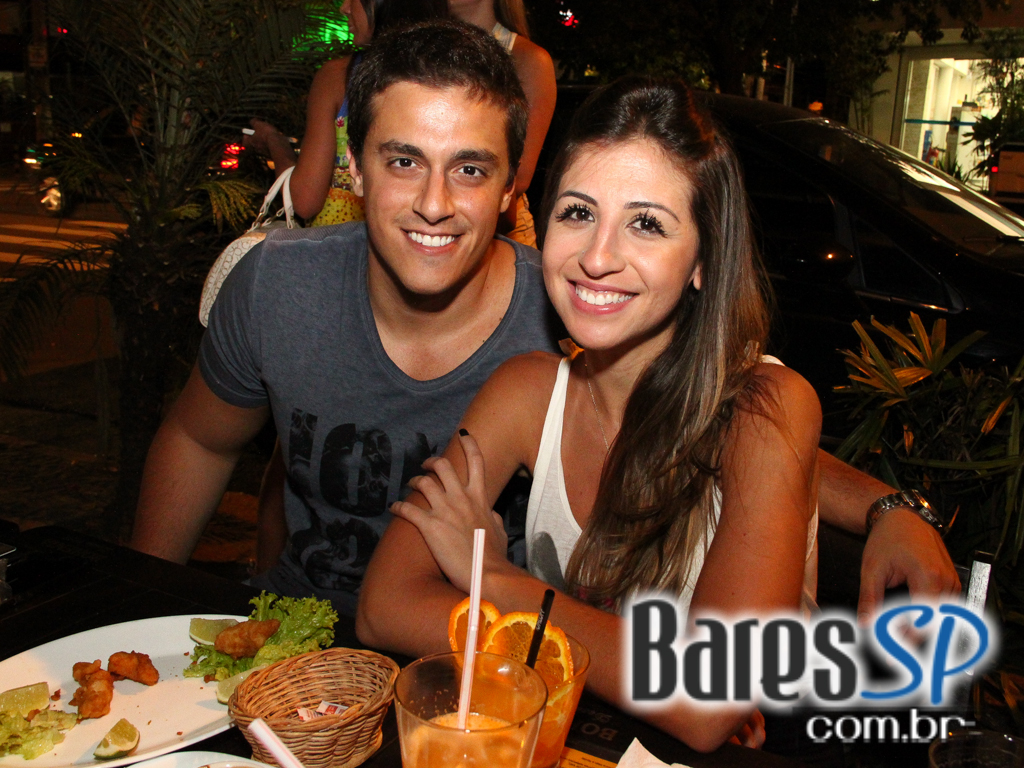 Samba da Madá e cantor Ângelo Ferratti no Boteco Madá Samba da Madá e cantor Ângelo Ferratti no Boteco Madá