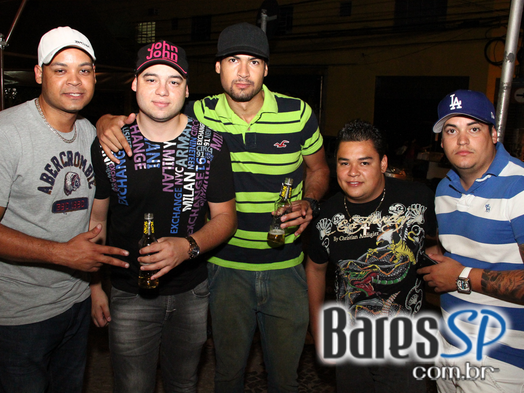 Samba da Madá e cantor Ângelo Ferratti no Boteco Madá Samba da Madá e cantor Ângelo Ferratti no Boteco Madá