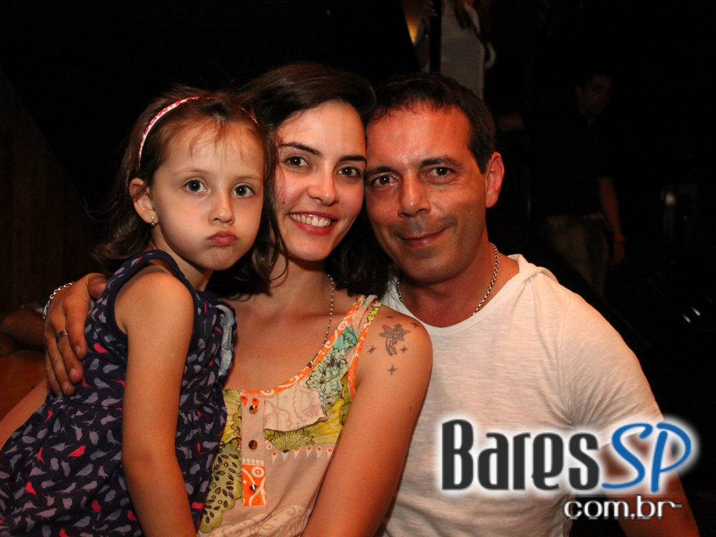 Samba da Madá e cantor Ângelo Ferratti no Boteco Madá Samba da Madá e cantor Ângelo Ferratti no Boteco Madá