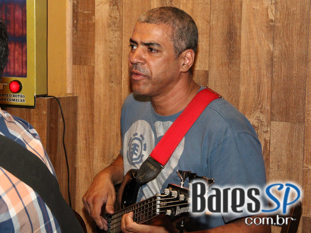 Samba da Madá e cantor Ângelo Ferratti no Boteco Madá Samba da Madá e cantor Ângelo Ferratti no Boteco Madá